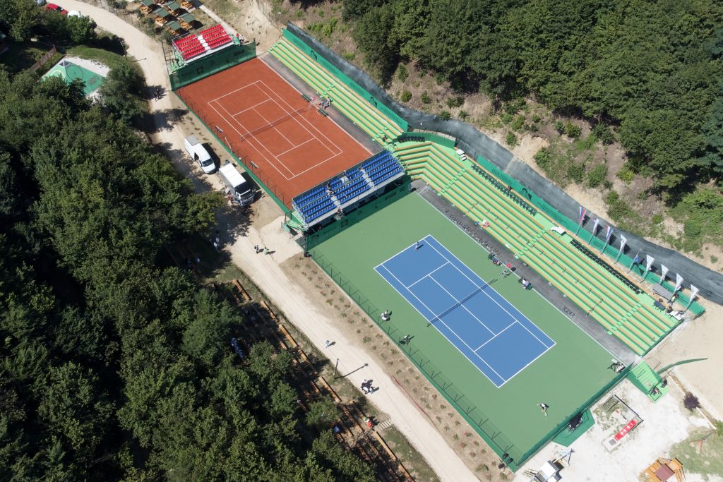 Tennis base 18